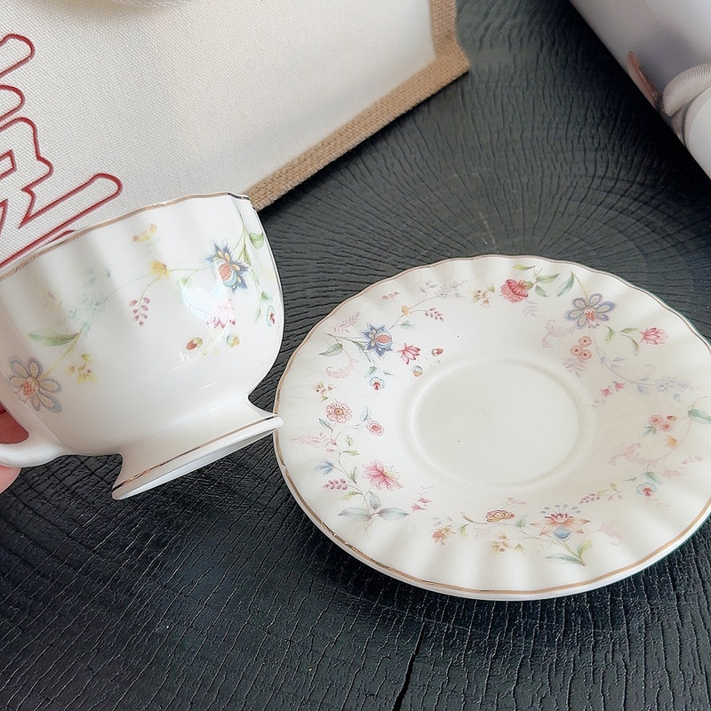 Set di Tazze e Piattini con St - Coffee Tea Drawing recensione e prezzo